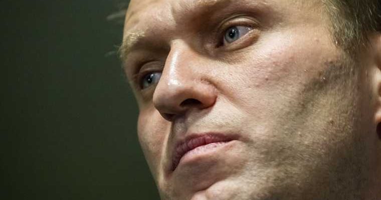 Навальный сделал первое заявление после выхода из комы