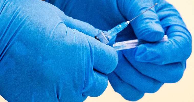 вакцинация прививка коронавирус ковид россияне вирусологи Минздрав РФ