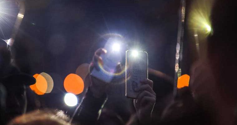 На Дальнем Востоке закончились акции с фонариками за Навального